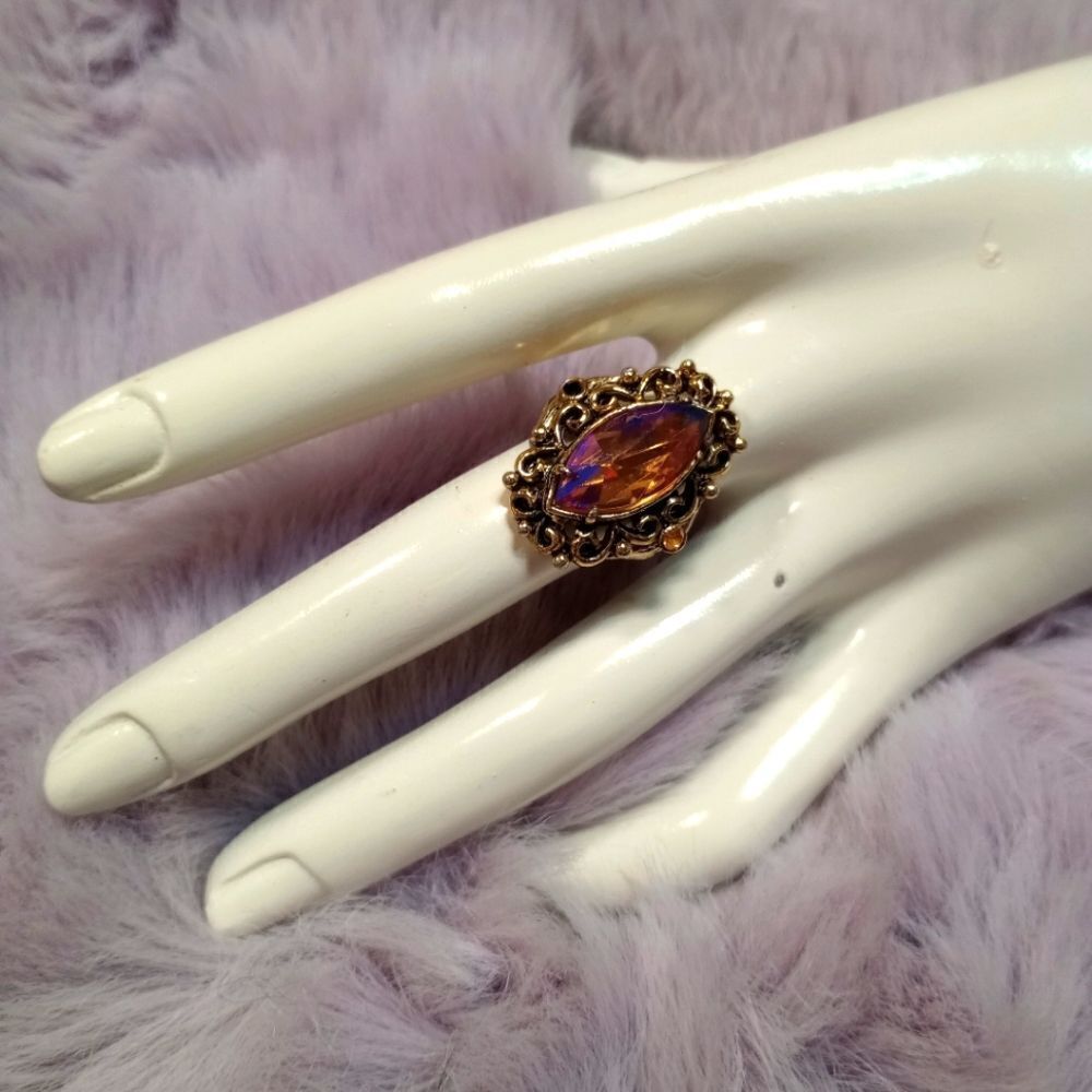 Vintage gold ornate design with yellow faux 2ct citrine sz 6